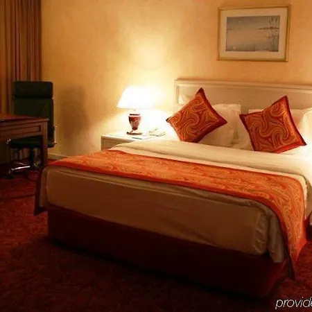 Buyukhanli Park 酒店 4*