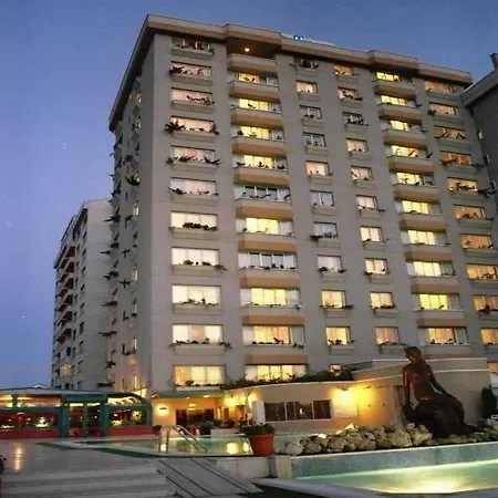 Buyukhanli Park 酒店