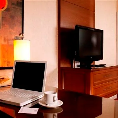 酒店 Buyukhanli Park 4*